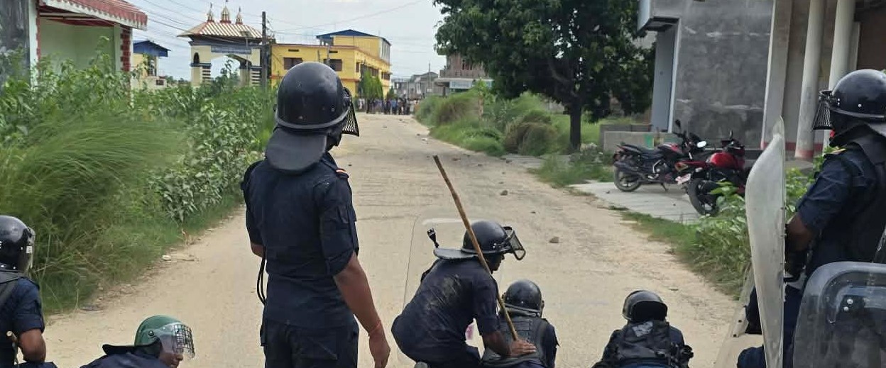 सिरहामा दुई पक्षबीच झडप, दुई जना घाइते