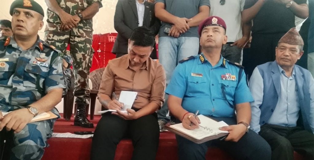 Hamro Biratnagar News Channel ,‘पैदल मार्च’मा हिँडेका मिटर ब्याज पीडित भेट्न गृहमन्त्री आफै आए, Biratnagar Top News Channel