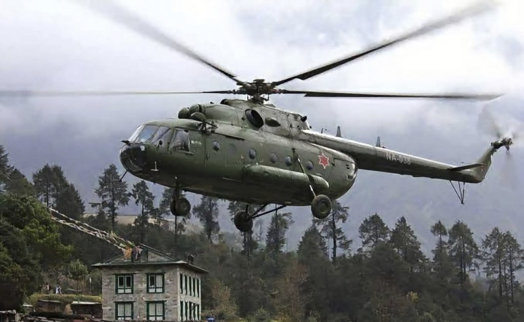 सडकमार्ग अवरुद्ध बस्तीमा हेलिकप्टरबाट राहत, उद्धारकार्य तीव्र
