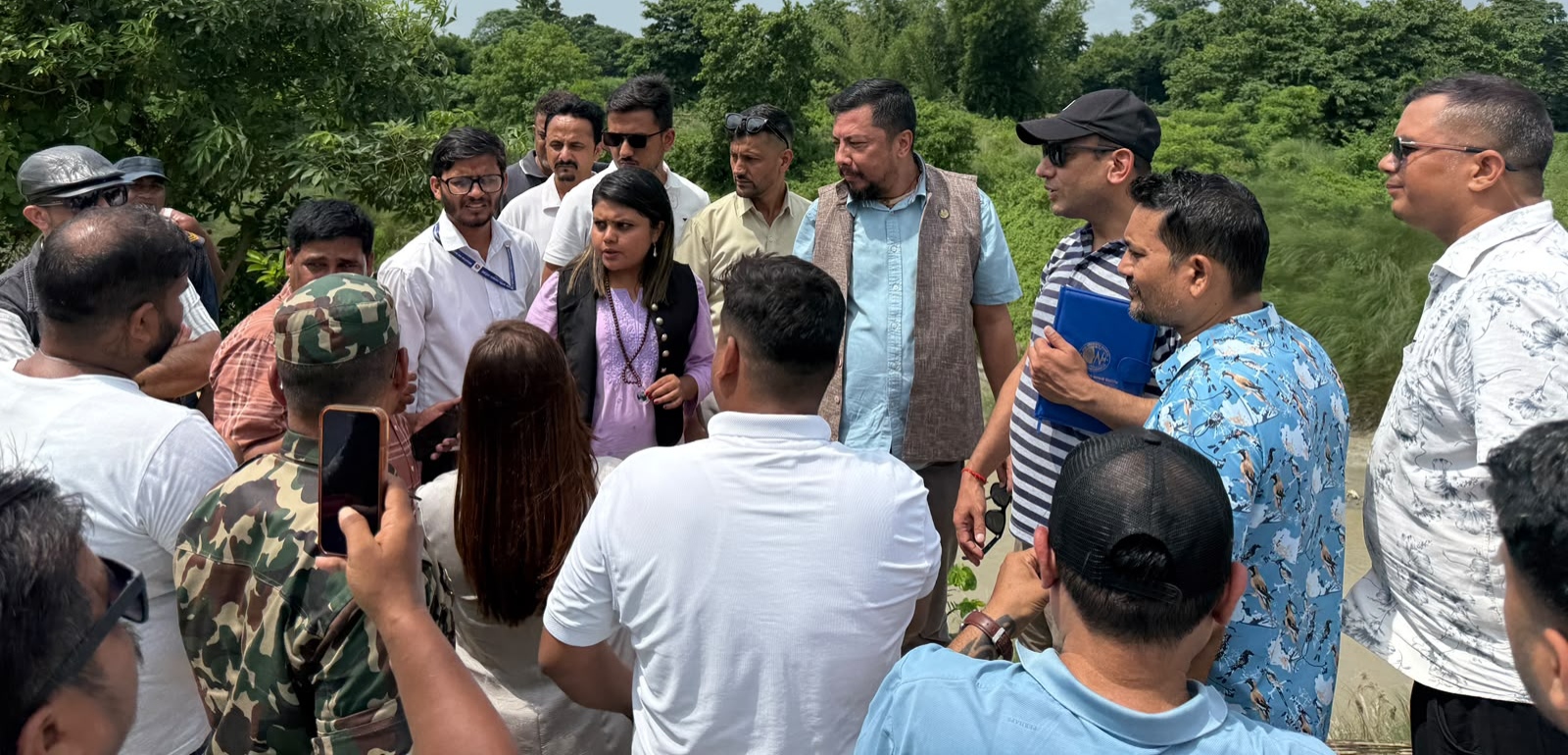 ऊर्जा मन्त्री श्रेष्ठ र सांसद आचार्यद्वारा विराटनगरको केसलिया डुबान प्रभावित क्षेत्रको स्थलगत निरीक्षण