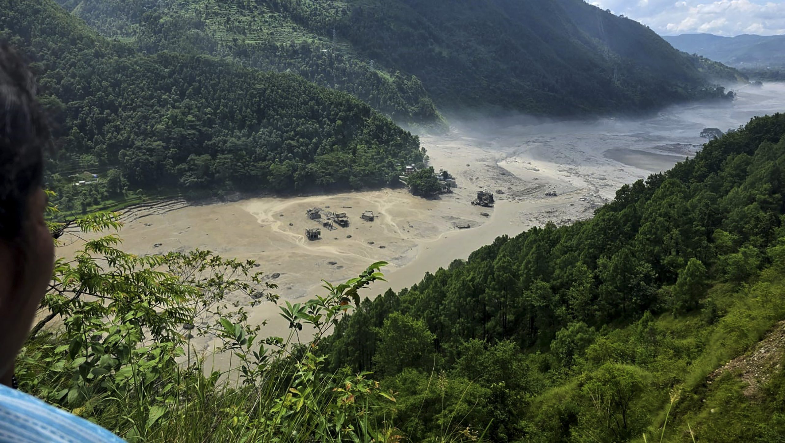 पाँच वटा शव पश्चिम नवलपरासीमा फेला