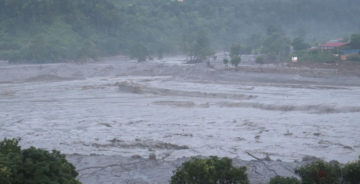 भोटेकोसीको बाढीले त्रिशूली र नारायणीमा जलसतह बढ्यो