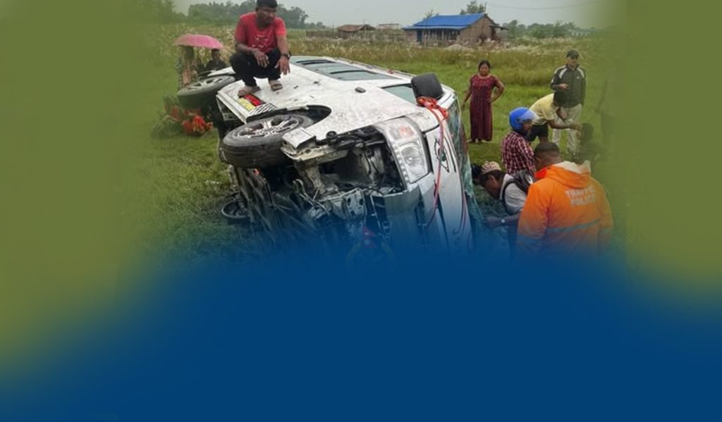 सुनसरीमा माइक्रोबस दुर्घटना, चालकसहित १२ जना घाइते