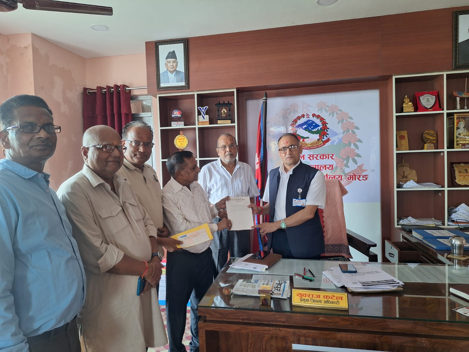 बाढी प्रभावितका लागि सत्यनारायण मन्दिर समितिद्वारा १ लाख रुपैयाँ सहयोग