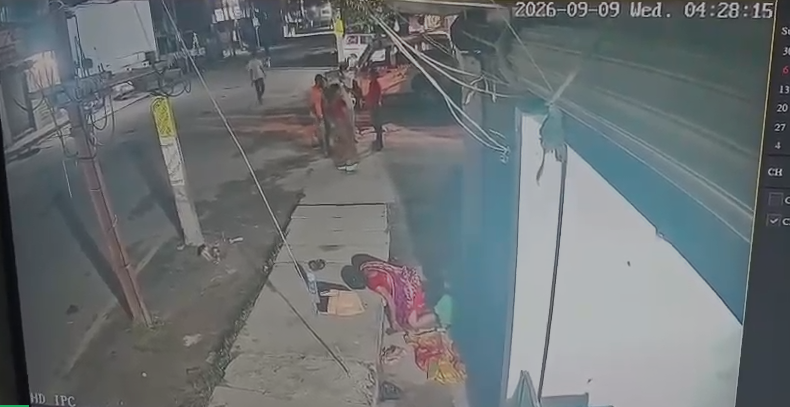 भिडियो एक्स-रे गर्ने पैसा नहुँदा राजविराजमा महिलाले अस्पताल गेट अगाडि नै जन्माइन् चौथो सन्तान