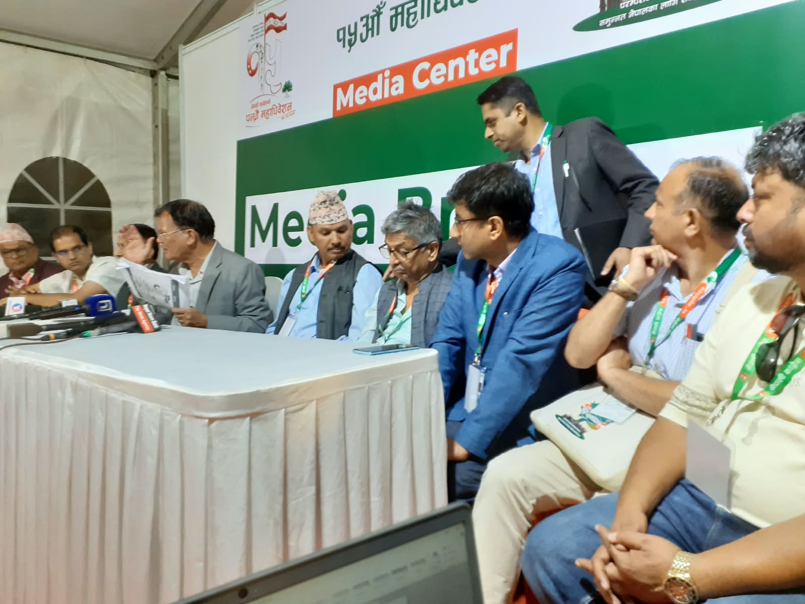 कांग्रेसको विधान पारित, केन्द्रीय कार्यसमिति २९७ सदस्यीय